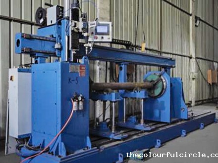 Fully automatic submerged arc welding machine