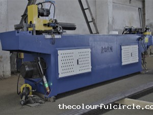 Fully automatic pipe bending machine